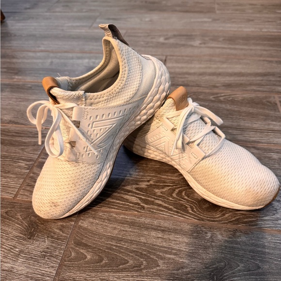 Women’s New Balance Sneakers - Picture 1 of 4